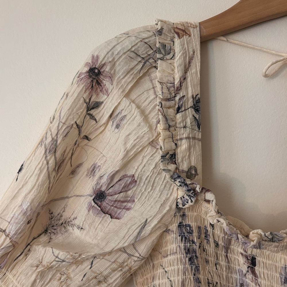 Floral Smocked Puff Sleeve Top - Picture 4 of 4